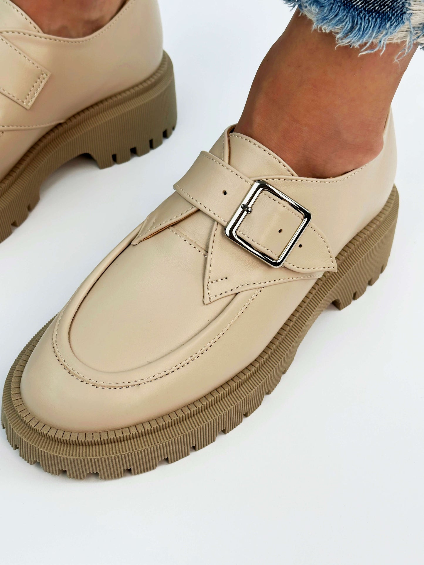 Królewskie buty mnisie wykonane w 100% ze skóry