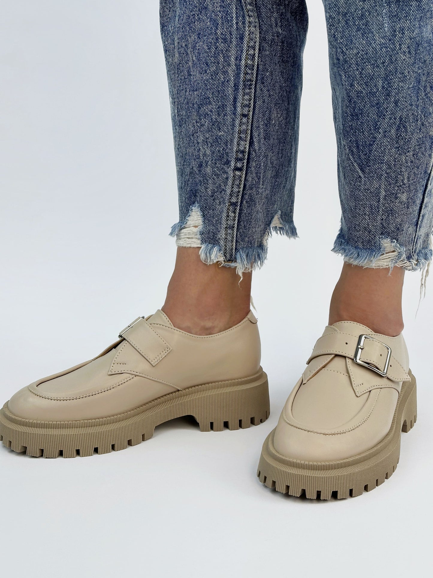Królewskie buty mnisie wykonane w 100% ze skóry