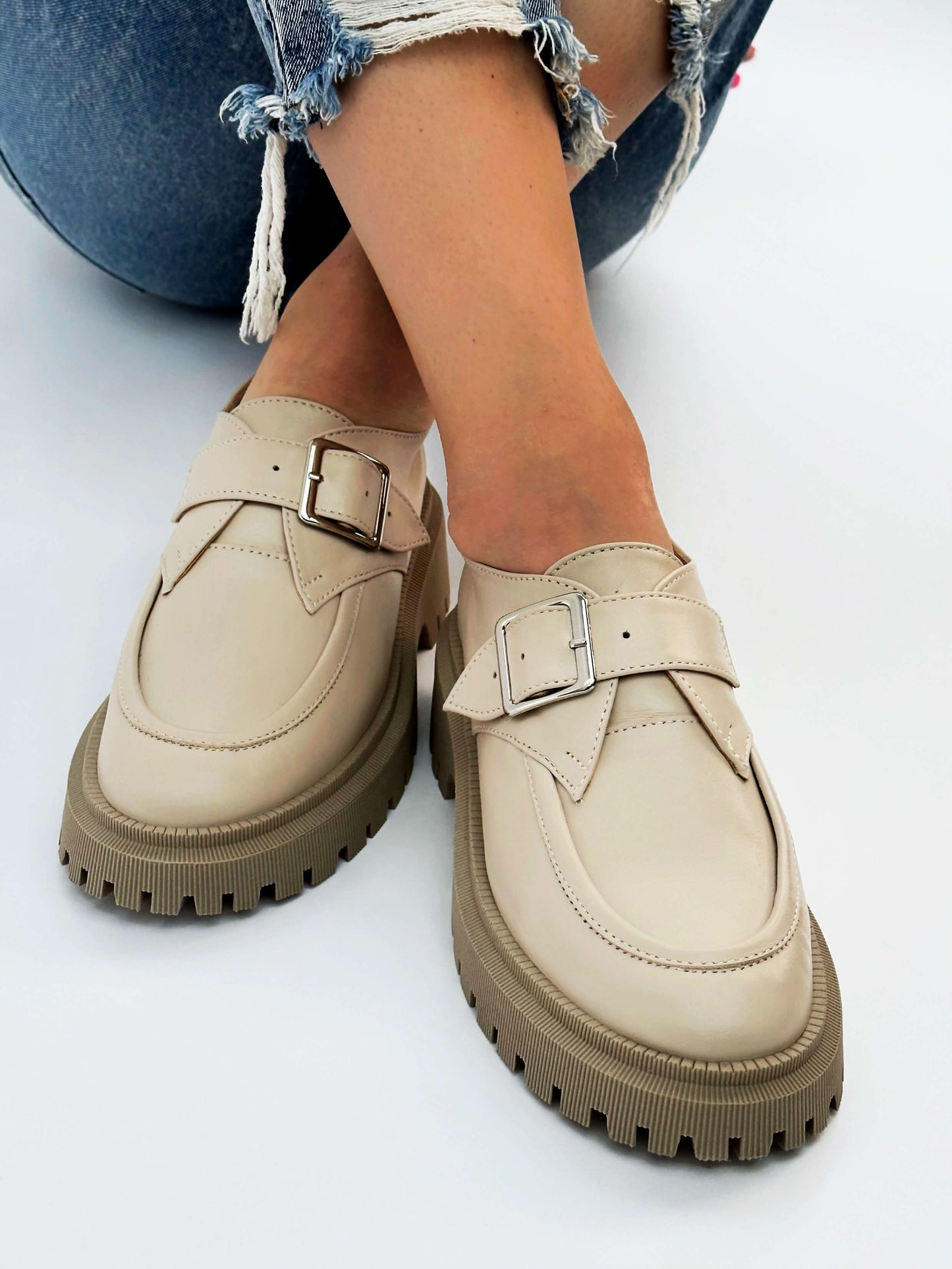 Królewskie buty mnisie wykonane w 100% ze skóry
