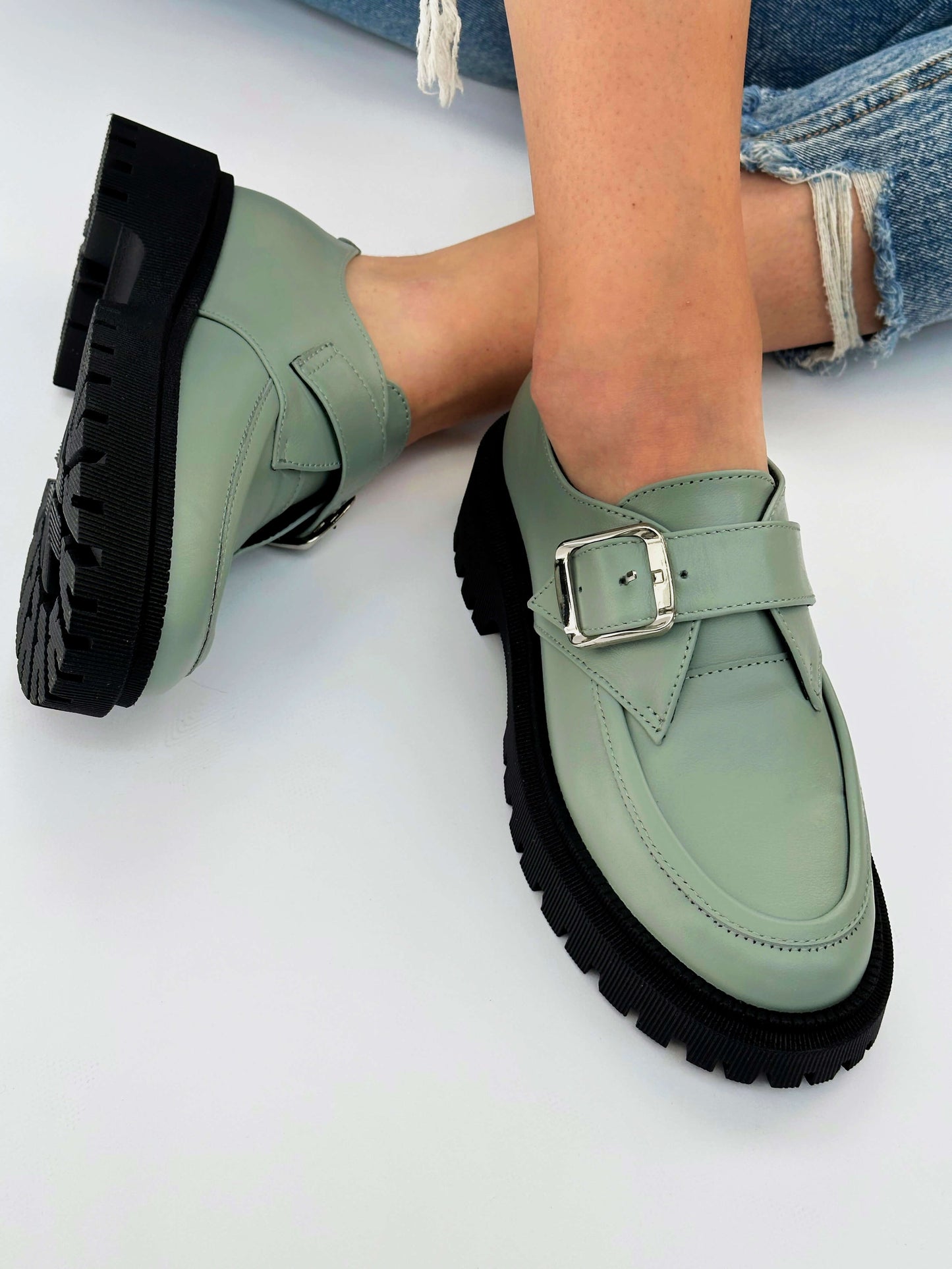 Królewskie buty mnisie wykonane w 100% ze skóry