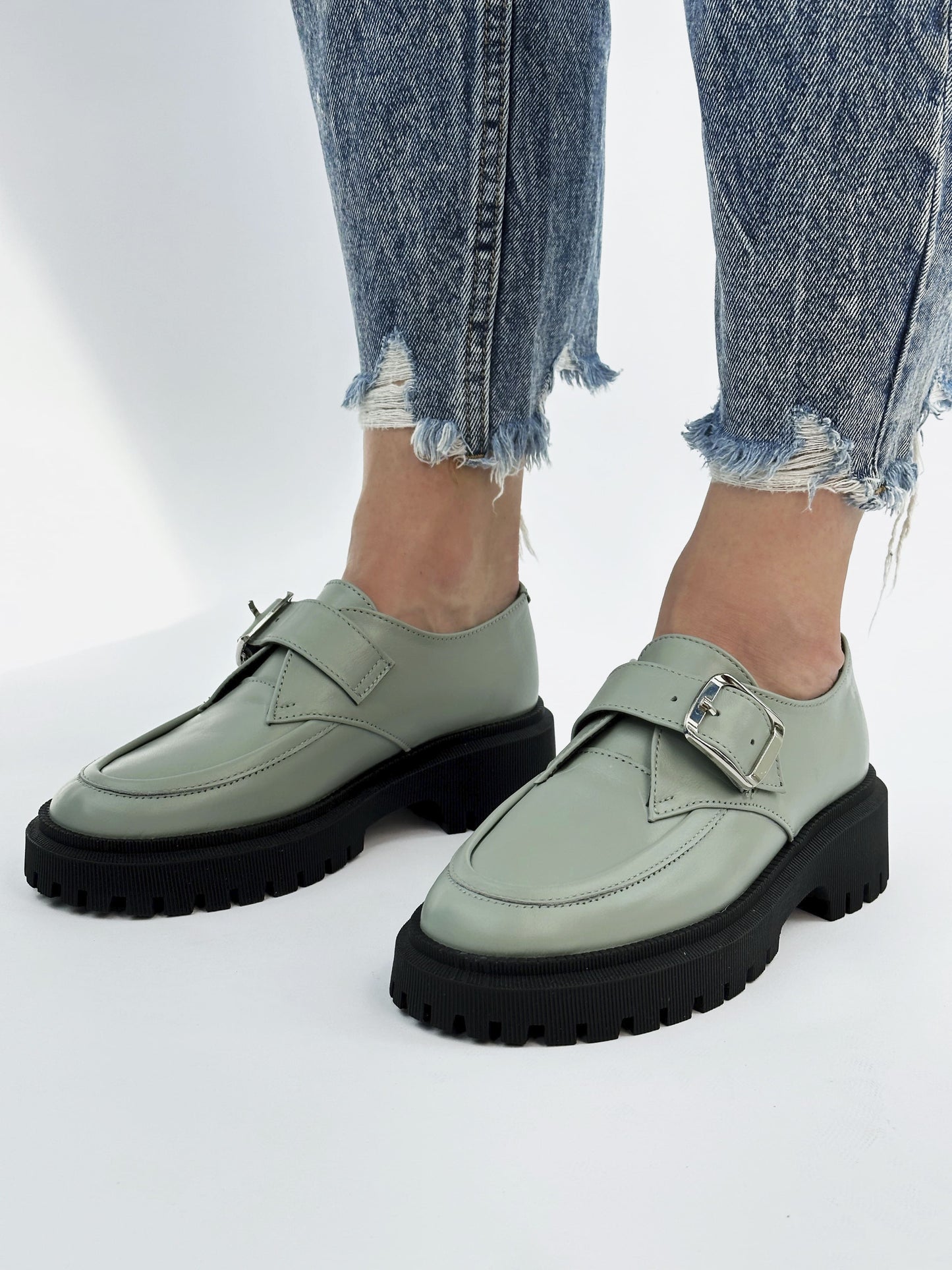 Królewskie buty mnisie wykonane w 100% ze skóry