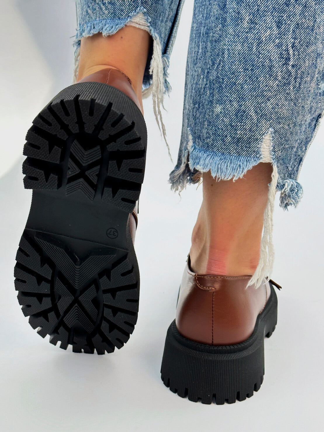 Królewskie buty mnisie wykonane w 100% ze skóry
