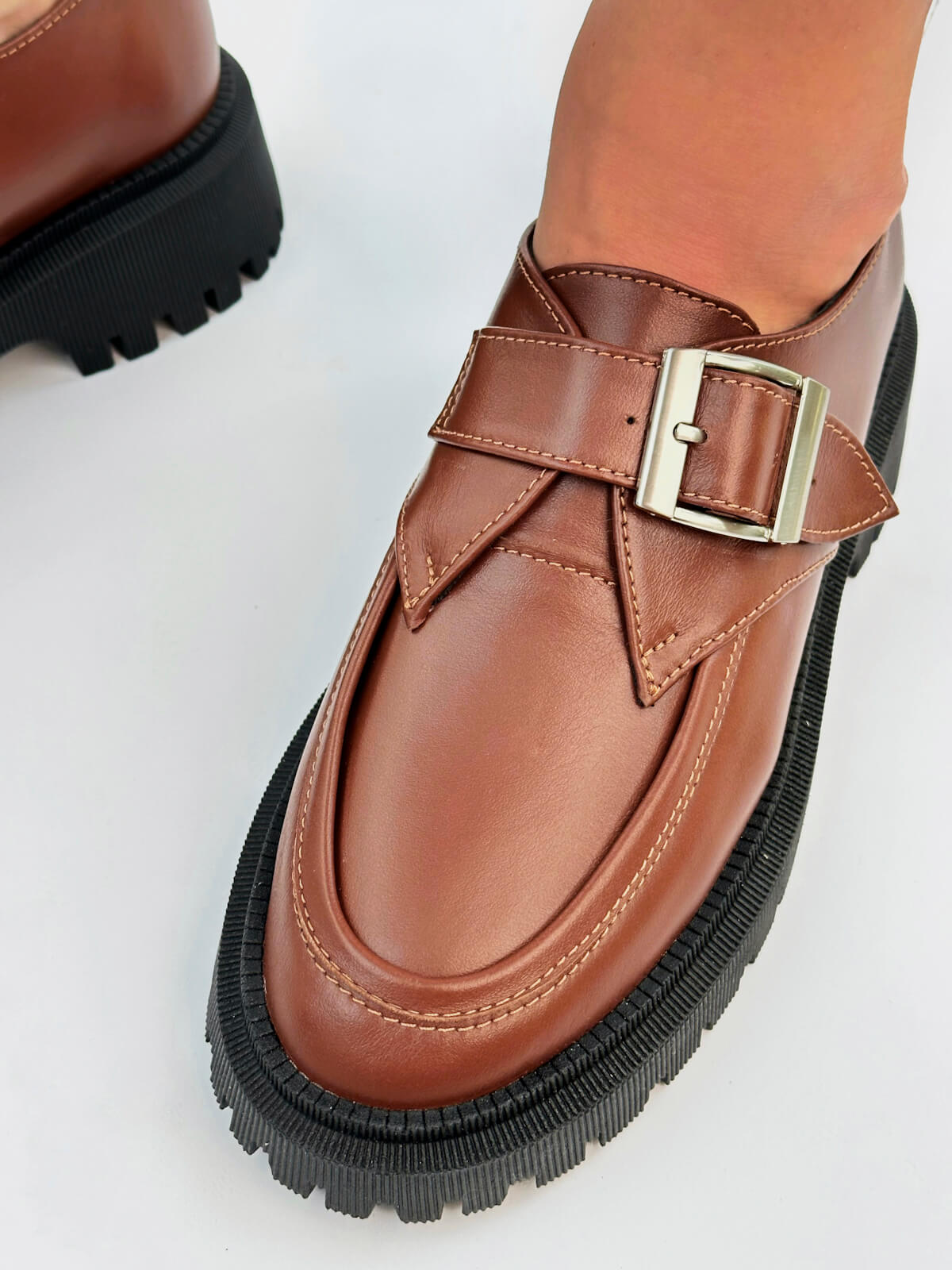Królewskie buty mnisie wykonane w 100% ze skóry