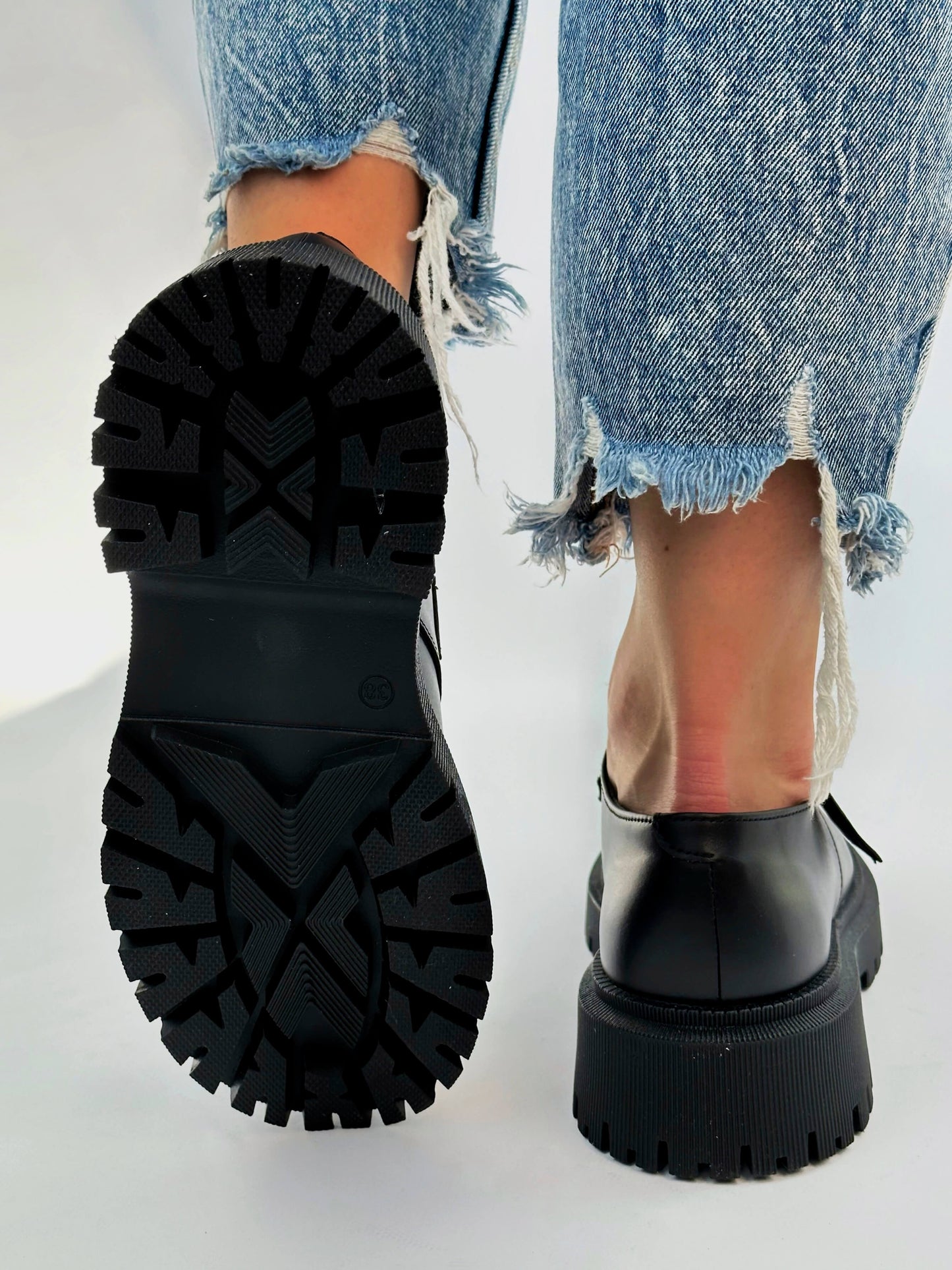 Królewskie buty mnisie wykonane w 100% ze skóry