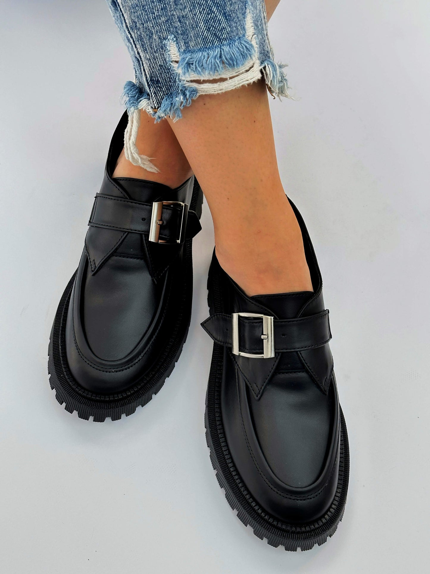 Królewskie buty mnisie wykonane w 100% ze skóry